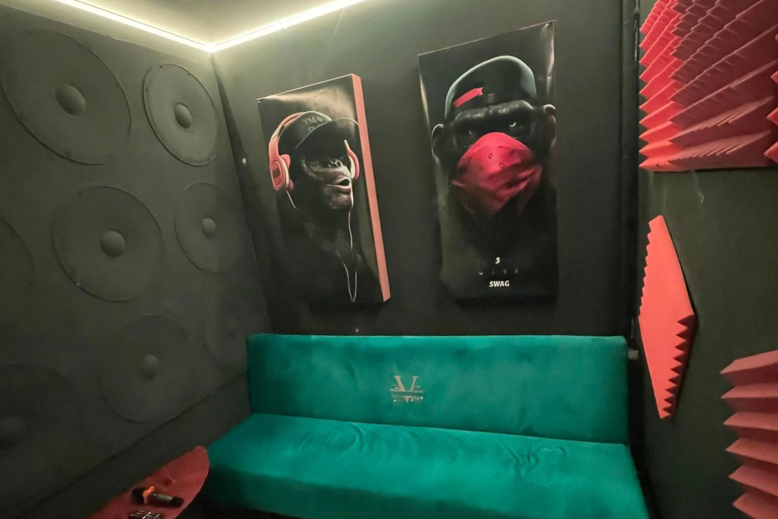 medium room 2